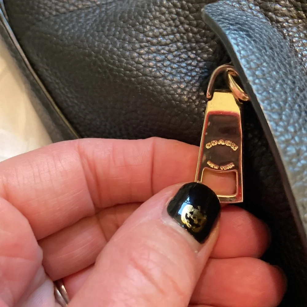 Coach Black Pebble Leather Scout Hobo Handbag, or Cross body gold hardware, EUC - Picture 6 of 13